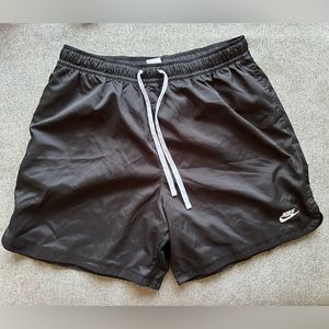 XL Nike Sportswear Shorts